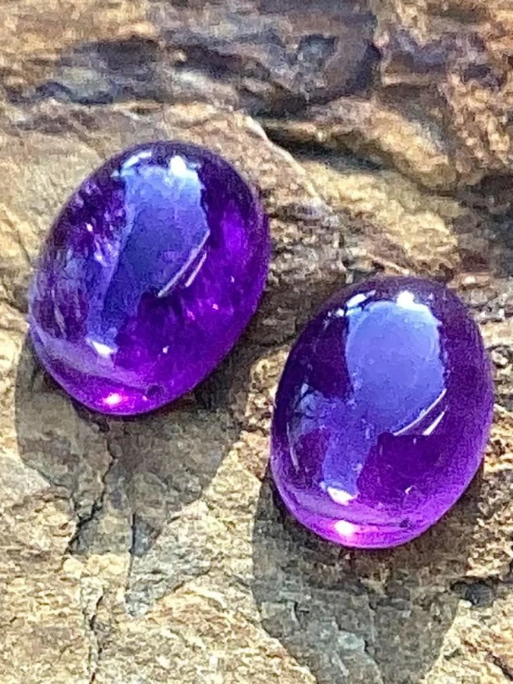 11.85 Carats Set of 2 Matched Amethyst Oval Cabochons, NWT, 8mmx10mm